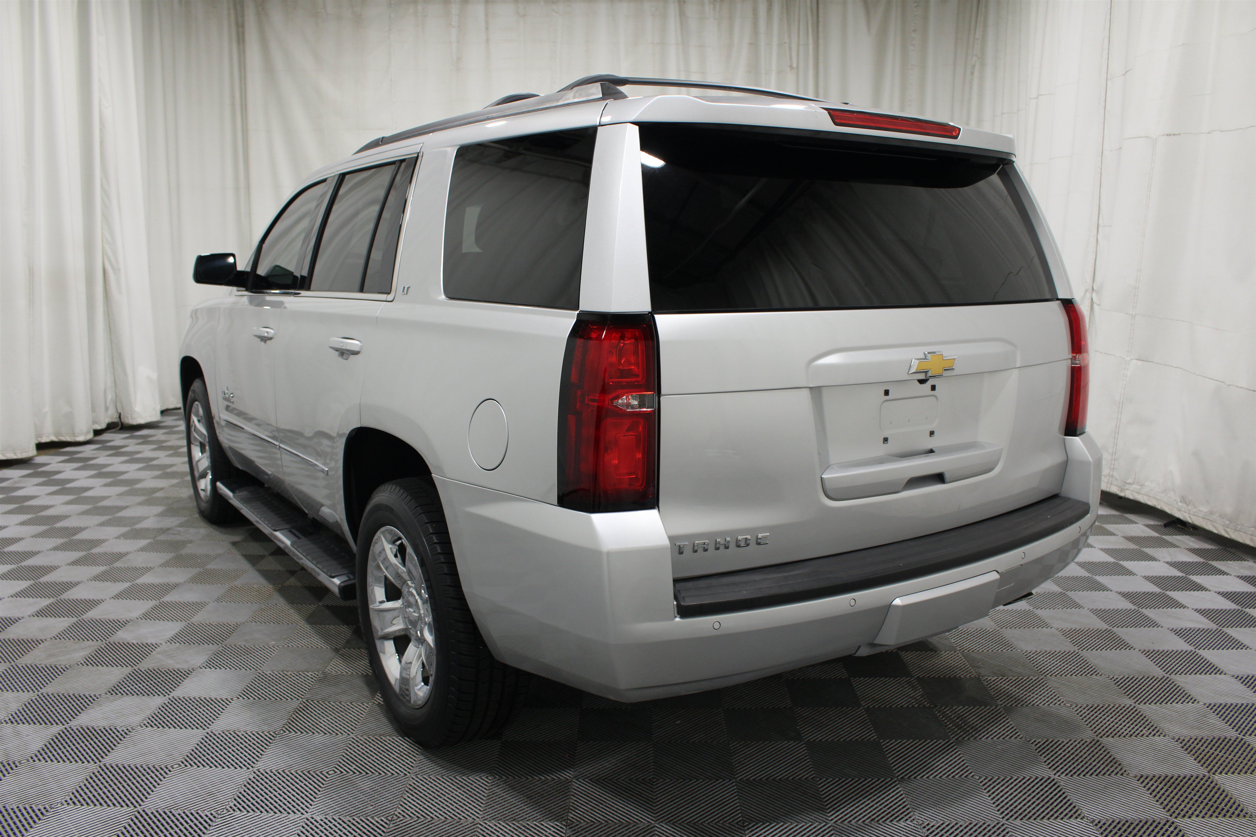 Used 2019 Chevrolet Tahoe LT w/ LT Signature Package AWD/4WD image 34