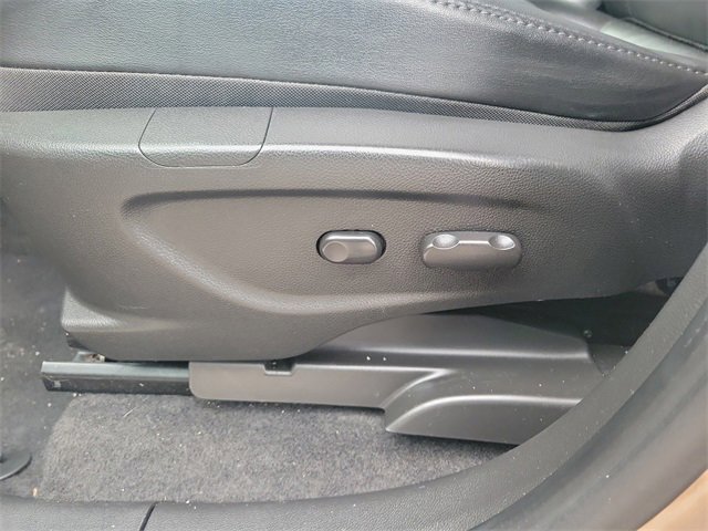Used 2019 Buick Encore Sport Touring image 17