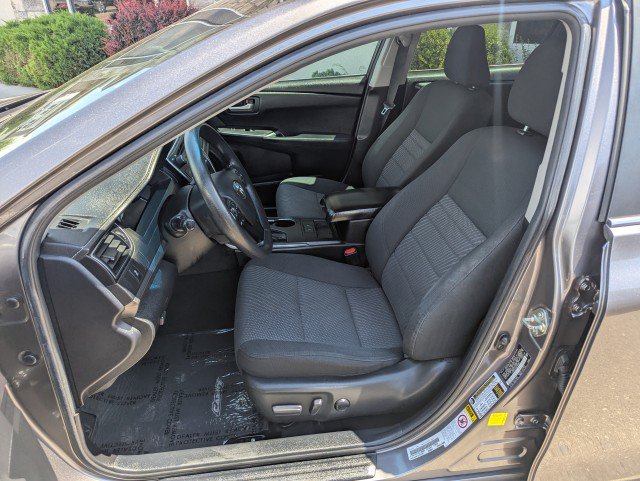 Used 2016 Toyota Camry LE FWD image 11