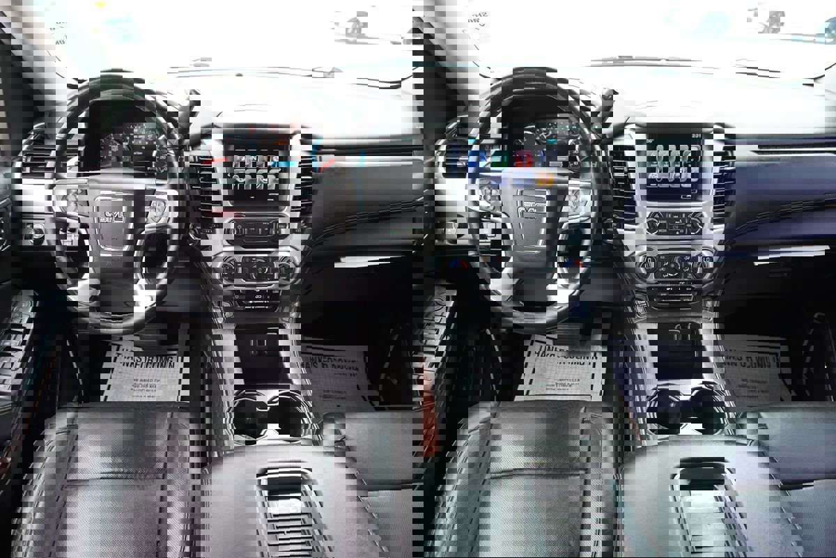 Used 2017 GMC Yukon XL SLT w/ Open Road Package image 28