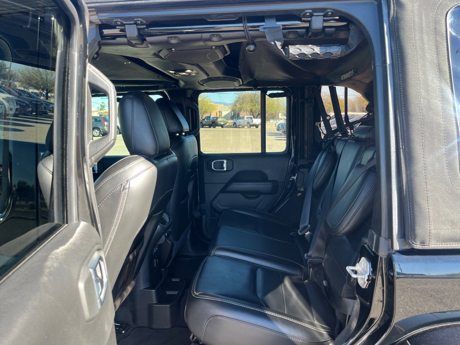 Used 2021 Jeep Wrangler Unlimited Sahara w/ Safety Group image 17