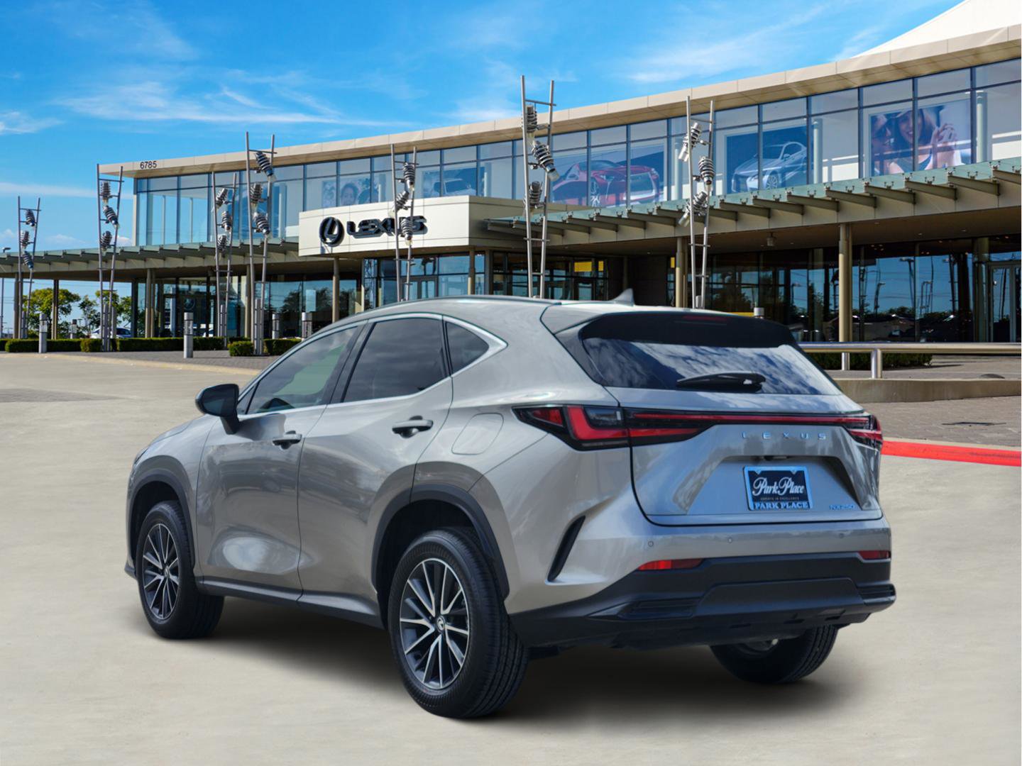 Used 2024 Lexus NX 250 FWD w/ Premium Package image 4