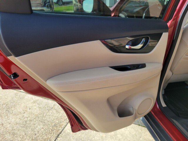 Used 2018 Nissan Rogue SL w/ Premium Package FWD image 28