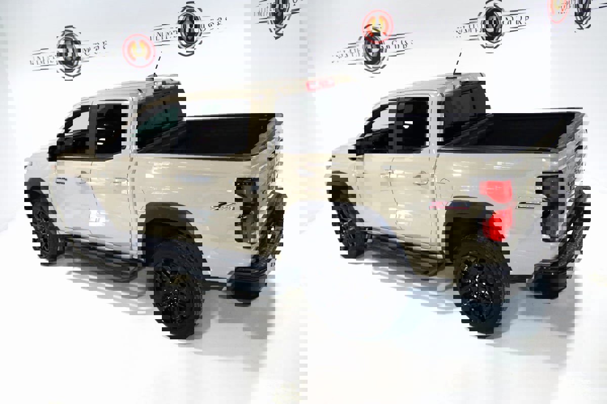 Used 2024 Chevrolet Colorado Z71 w/ Z71 Convenience Package 2 image 6