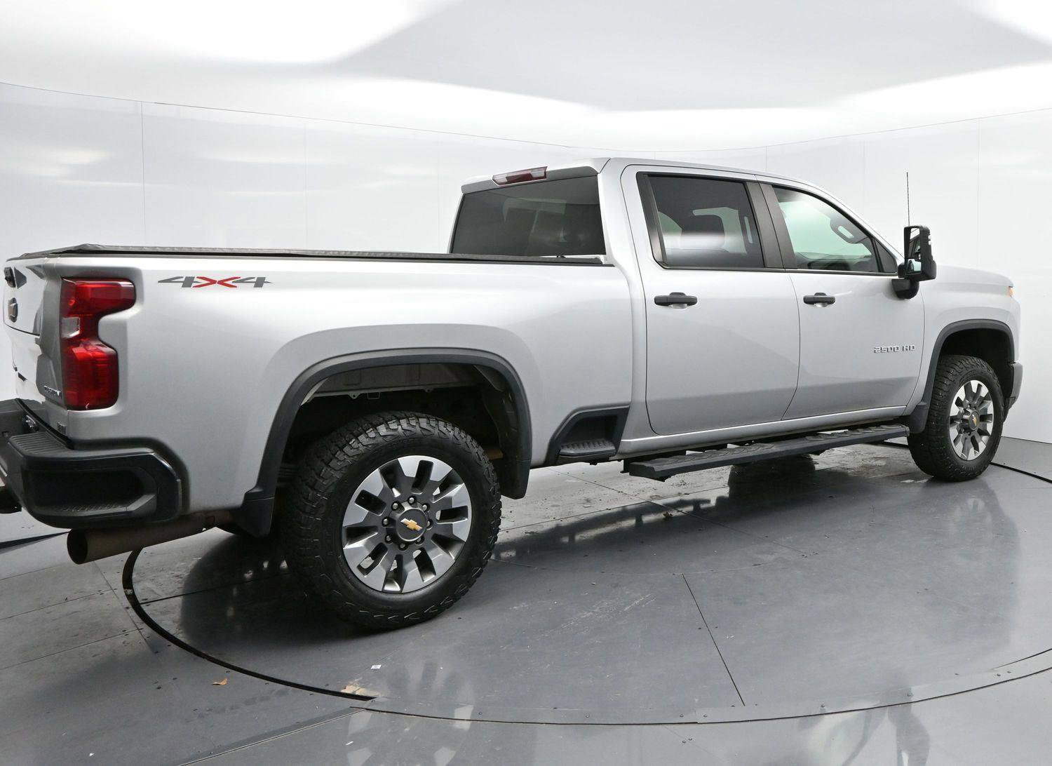 Used 2022 Chevrolet Silverado 2500 Custom w/ Custom Value Package image 7