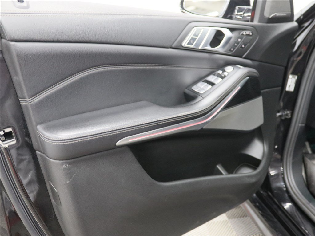 Used 2019 BMW X7 xDrive40i w/ Premium Package AWD/4WD image 18