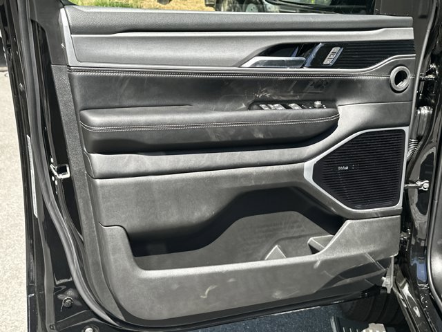 New 2026 Jeep Grand Wagoneer L Limited AWD/4WD image 11