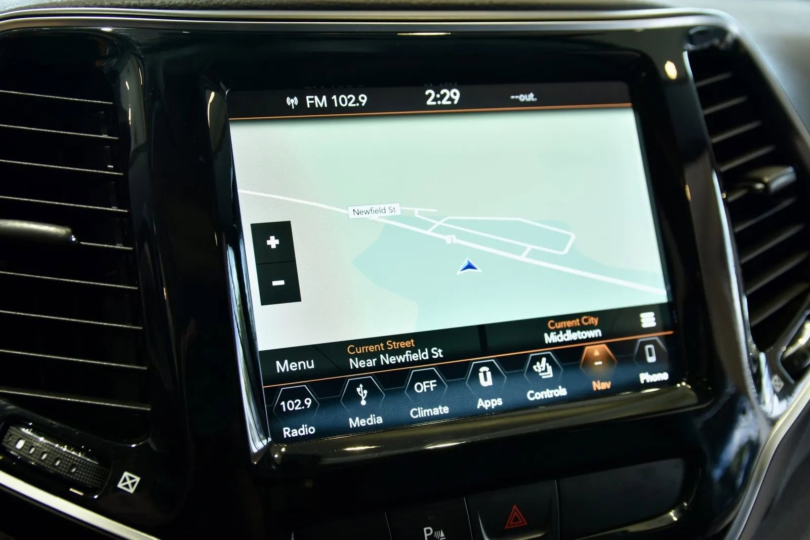 Used 2019 Jeep Cherokee Limited image 13