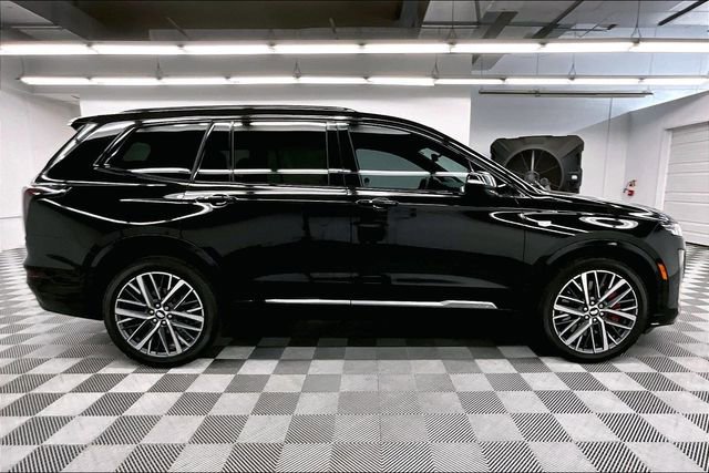 Used 2023 Cadillac XT6 Sport w/ Technology Package AWD/4WD image 15