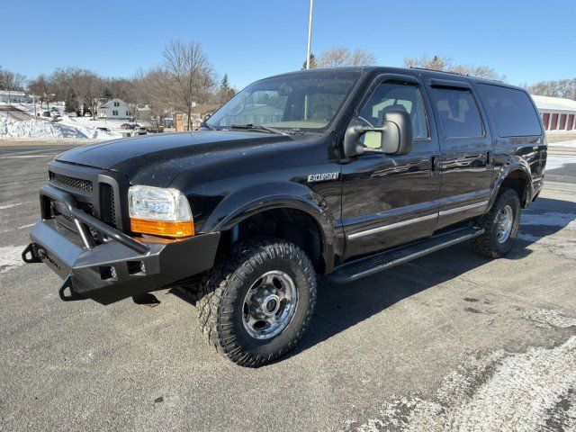 Used 2002 Ford Excursion Limited image 1