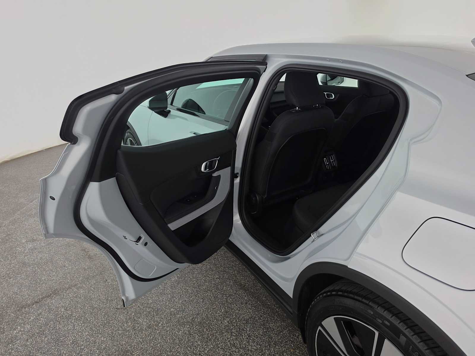 Used 2024 Polestar Polestar 2 RWD image 15