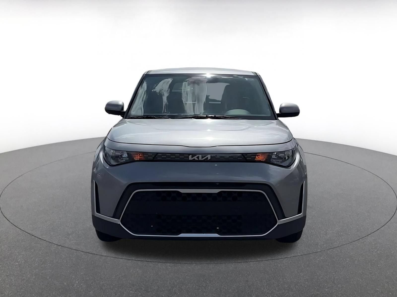 Used 2025 Kia Soul LX w/ LX Technology Package FWD image 4