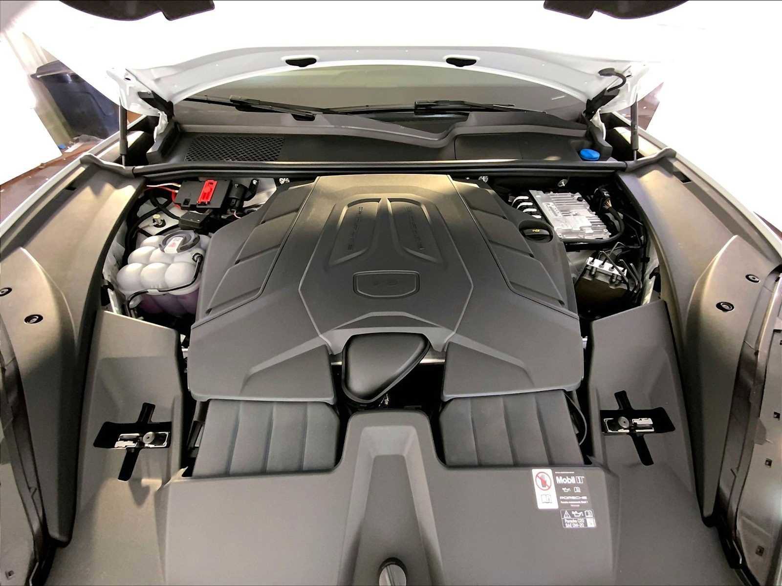 New 2026 Porsche Cayenne image 21