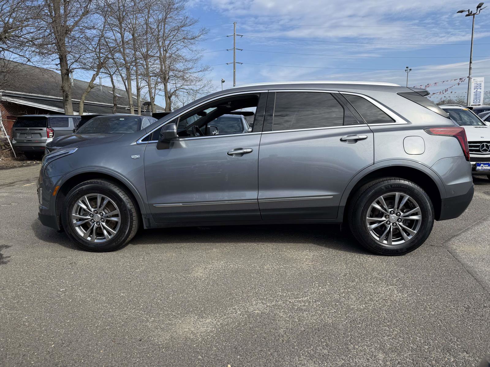 Used 2020 Cadillac XT5 Premium Luxury image 2