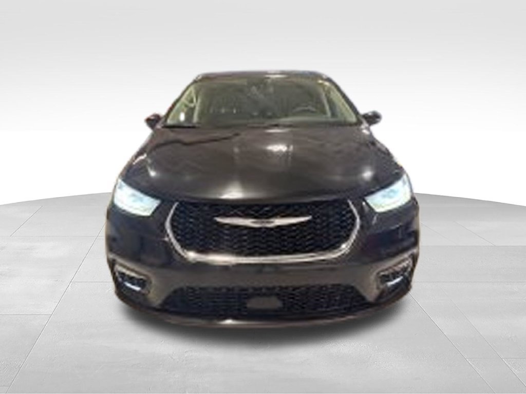 Used 2023 Chrysler Pacifica Touring-L FWD image 56