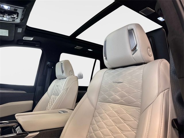 Used 2025 Cadillac Escalade V image 21