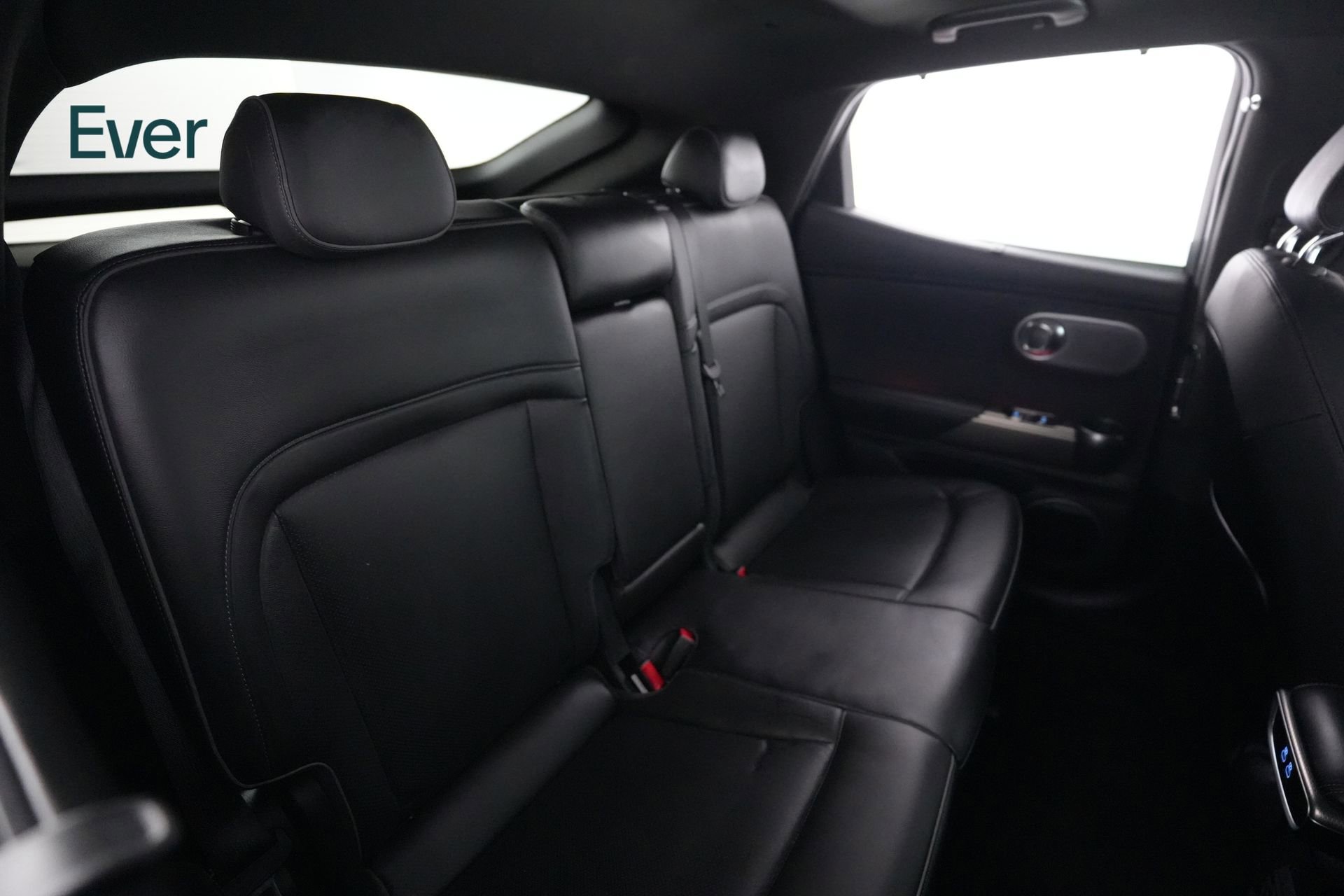 Used 2023 Genesis GV60 Advanced AWD/4WD image 5