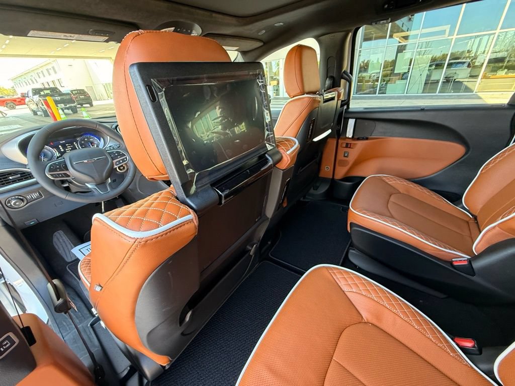 New 2026 Chrysler Pacifica Pinnacle FWD image 27