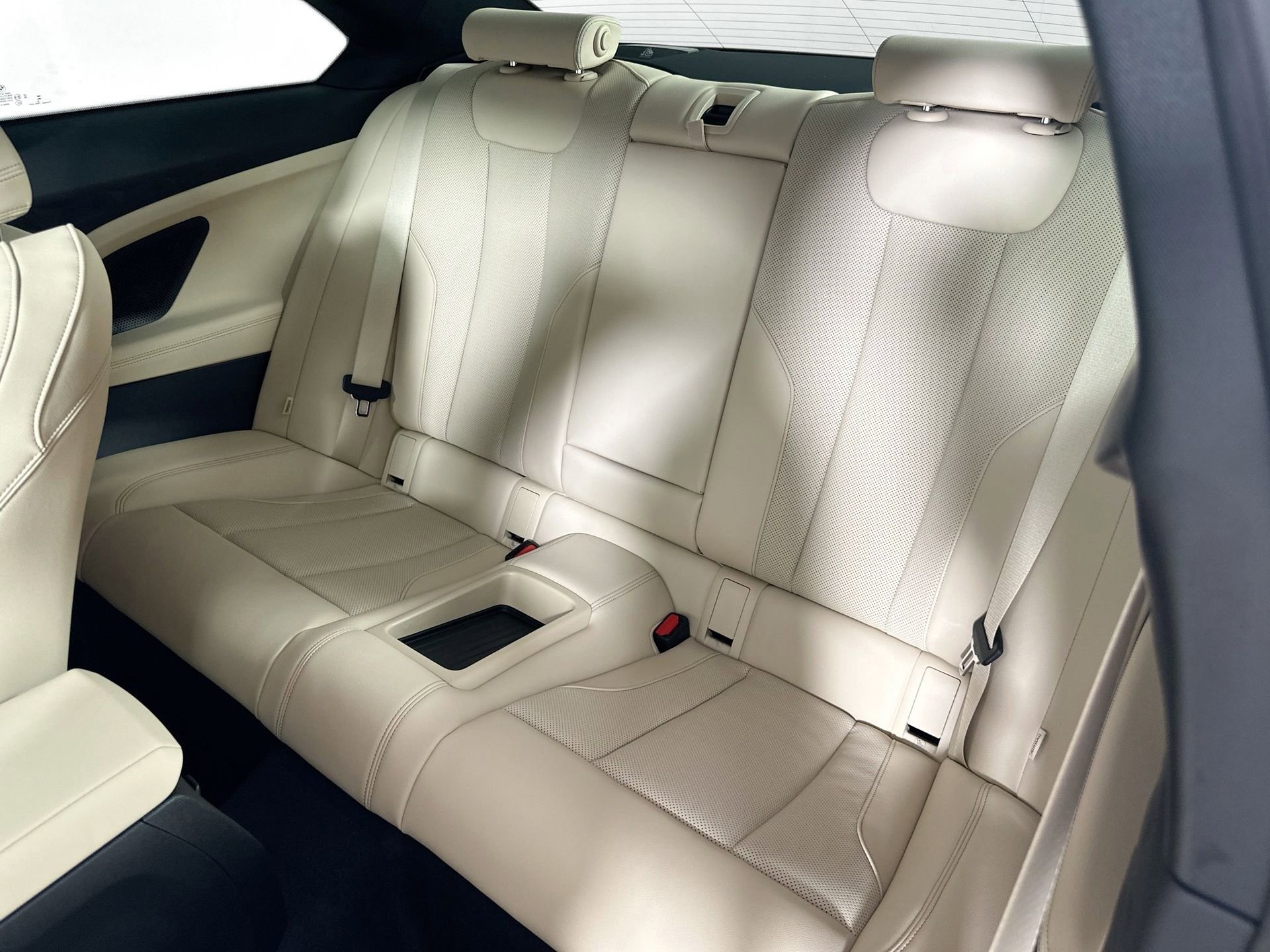 Used 2025 BMW 230i Coupe w/ Premium Package image 23