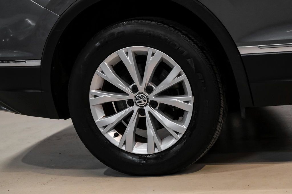 Used 2018 Volkswagen Tiguan SE image 53