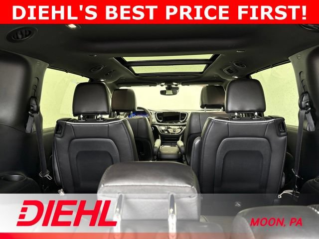Used 2025 Chrysler Pacifica Limited FWD image 10