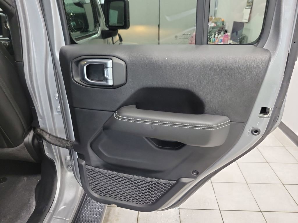 Used 2021 Jeep Wrangler Unlimited Sahara image 12
