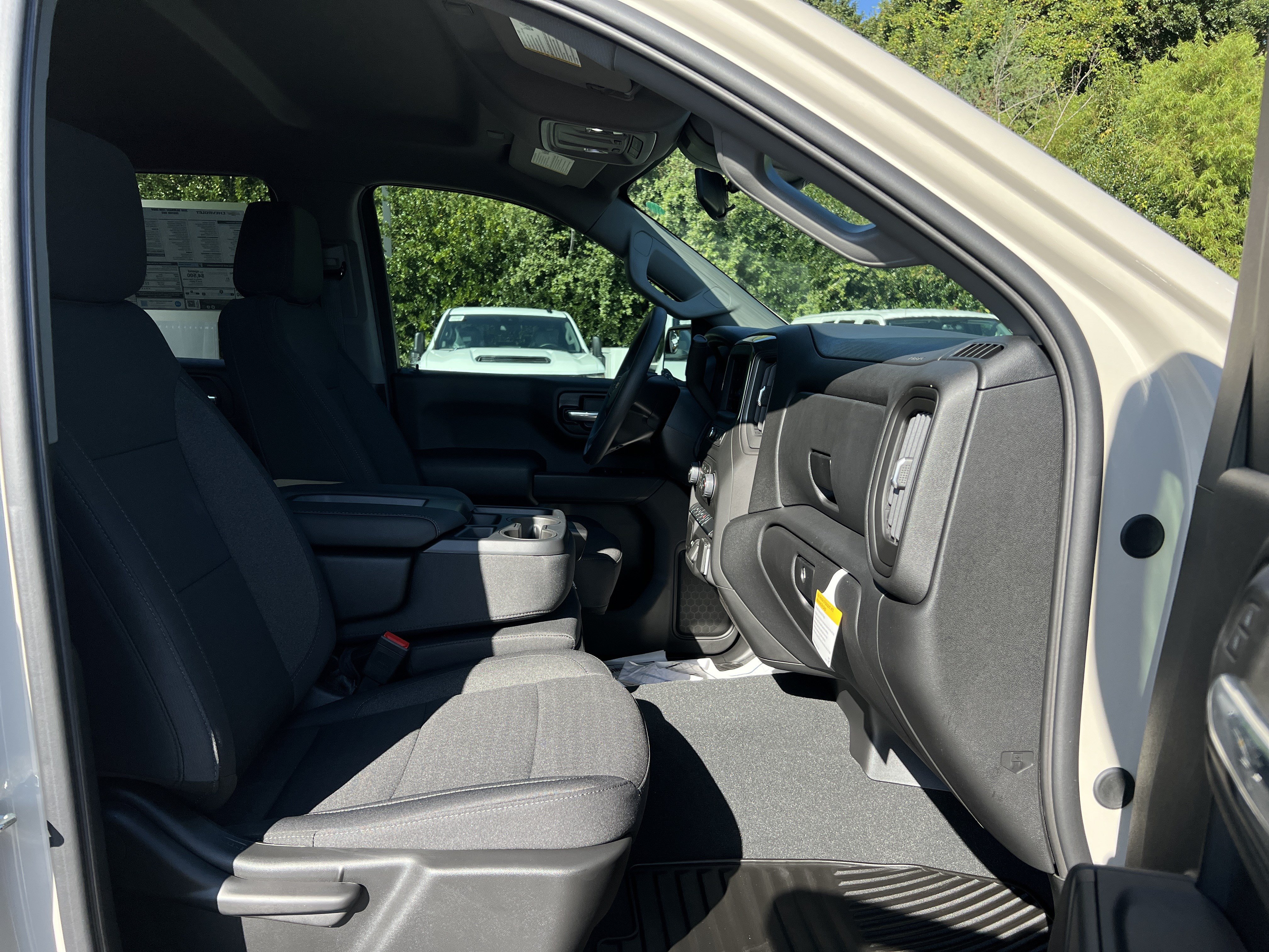 New 2026 Chevrolet Silverado 1500 Custom w/ Turbomax Blackout Package AWD/4WD image 33