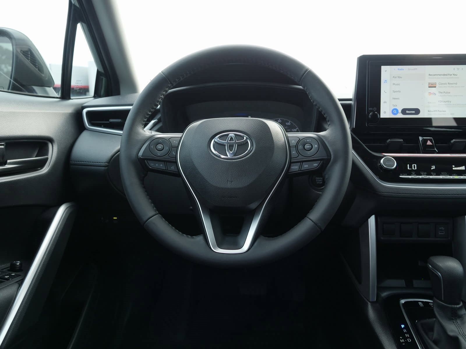 Used 2024 Toyota Corolla Cross LE image 16