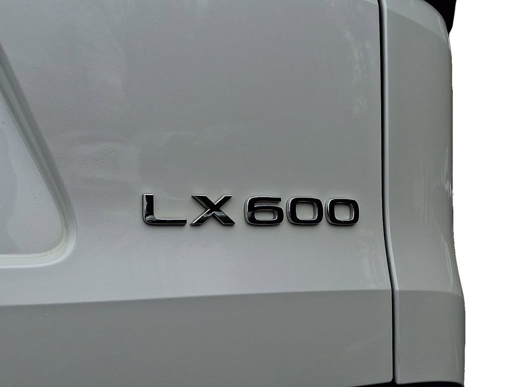 Used 2023 Lexus LX 600 4WD w/ Appearance Package image 4