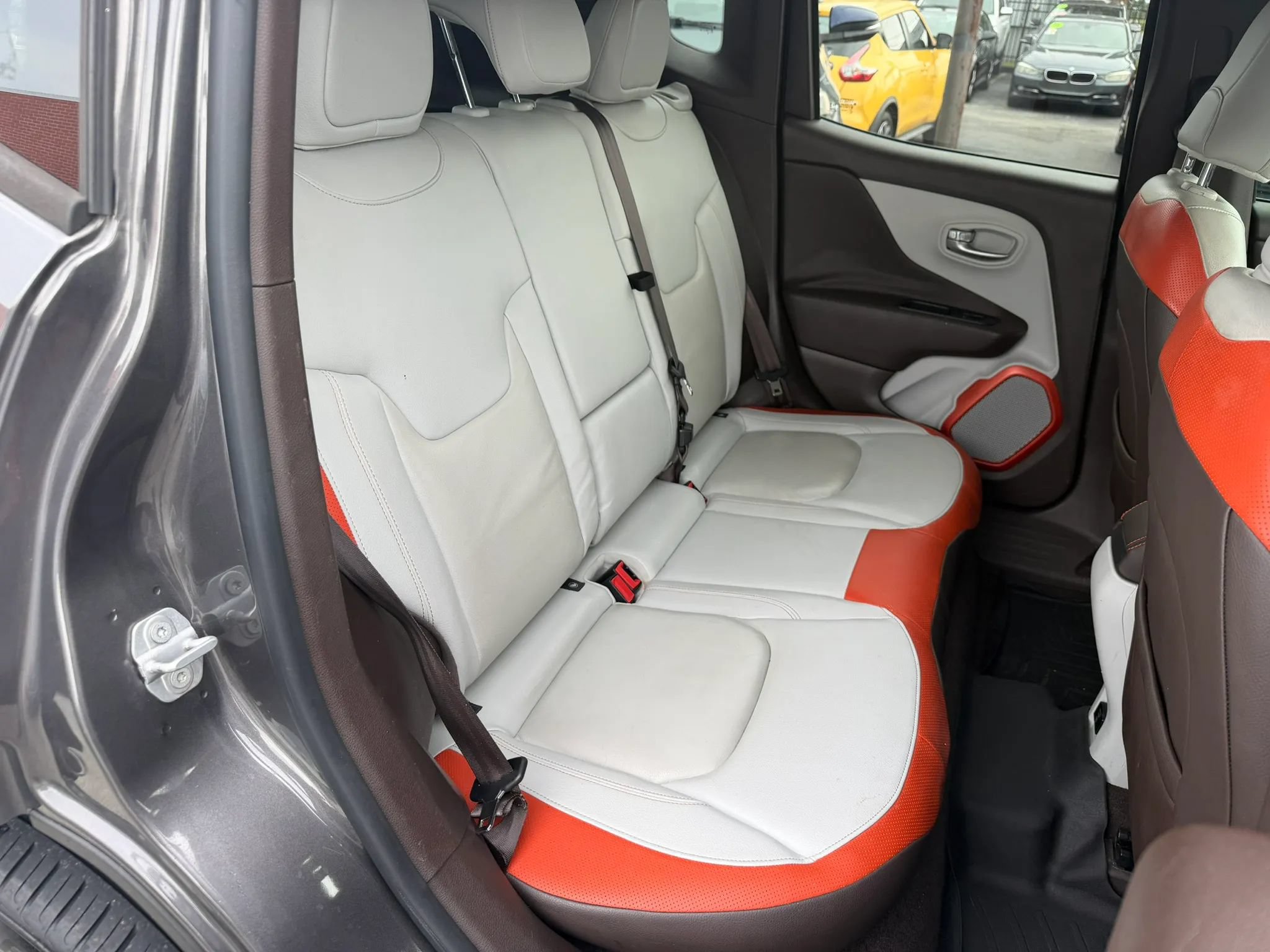 Used 2017 Jeep Renegade Limited FWD image 12