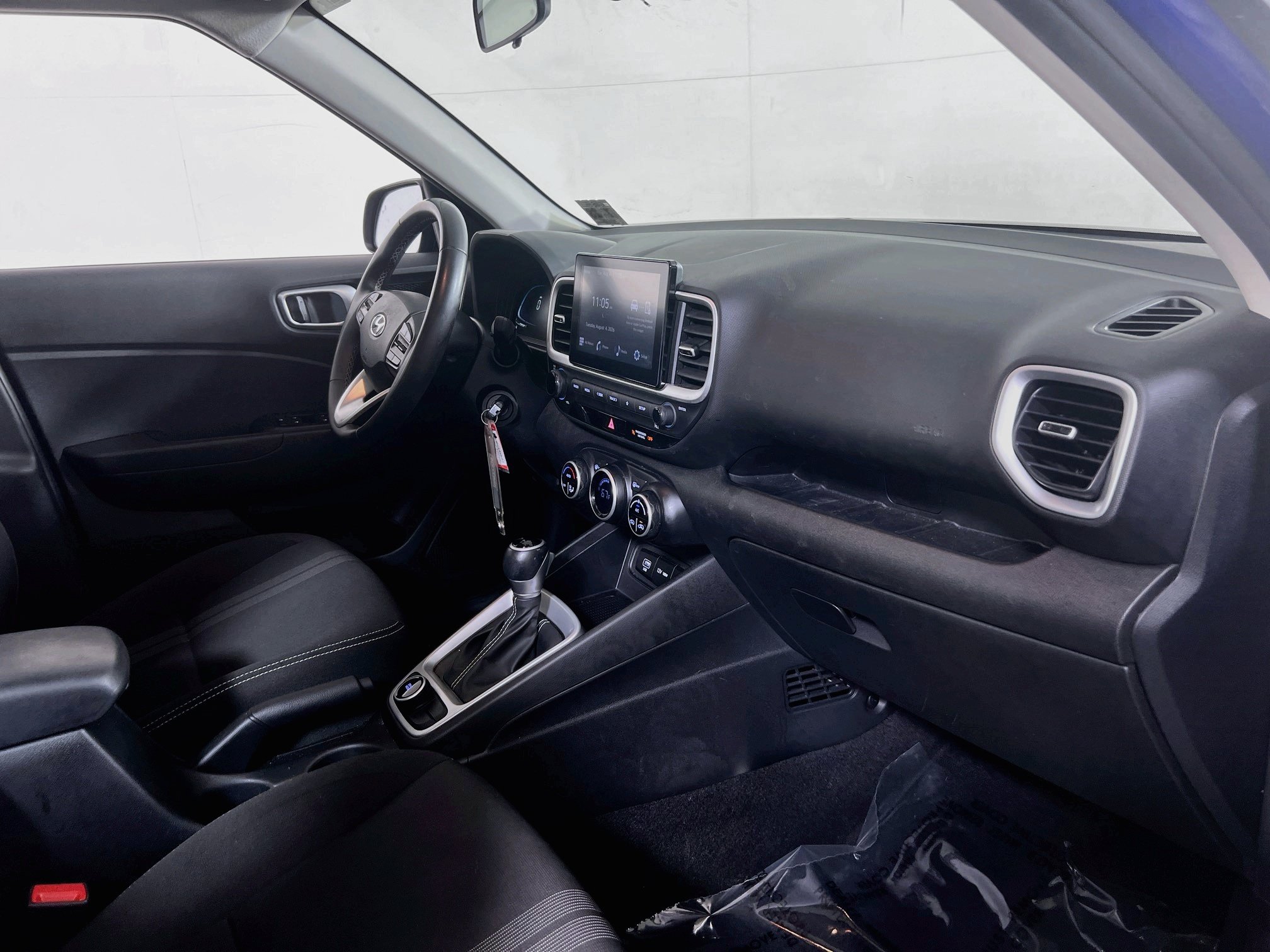 Used 2023 Hyundai Venue SEL FWD image 27