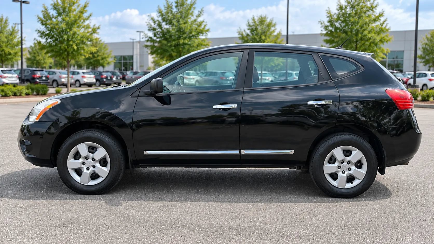 Used 2015 Nissan Rogue S AWD/4WD image 5