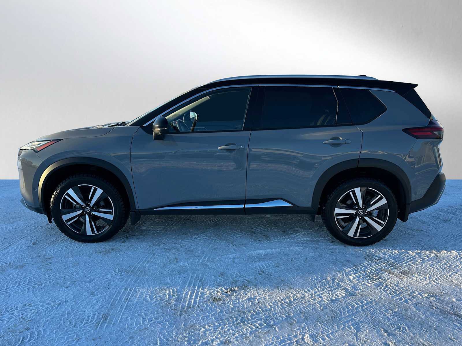 Used 2021 Nissan Rogue Platinum image 6