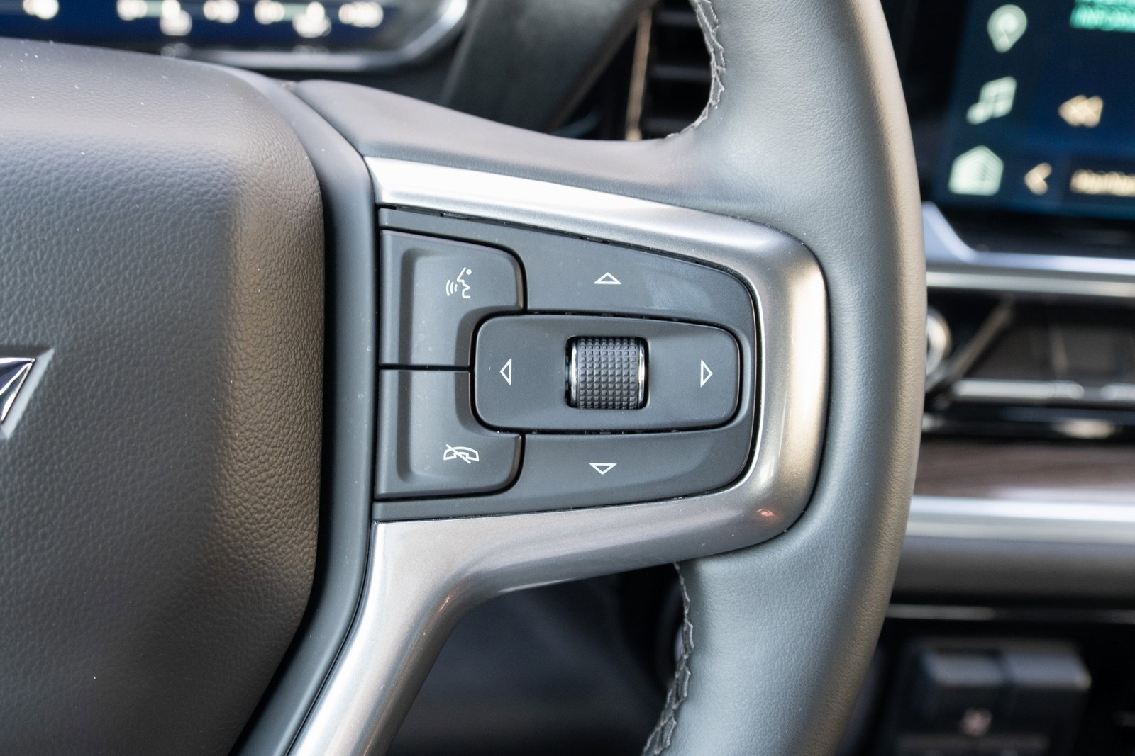 Used 2025 Chevrolet Silverado 1500 LT image 7