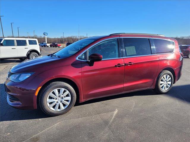 Used 2017 Chrysler Pacifica LX w/ Safetytec Group