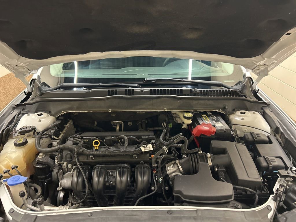 Used 2016 Ford Fusion SE image 12