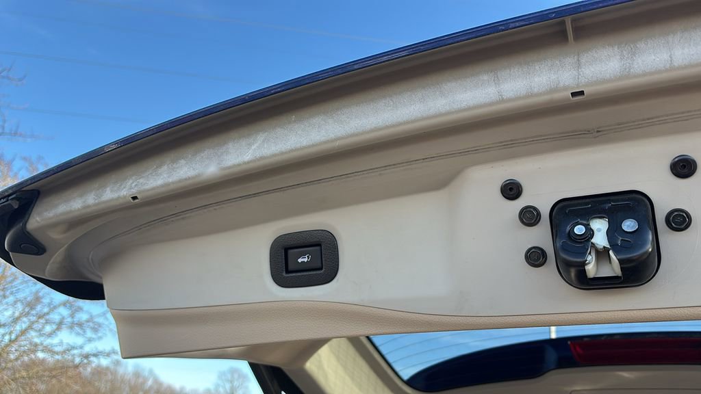 Used 2018 Nissan Rogue SL w/ Premium Package image 36