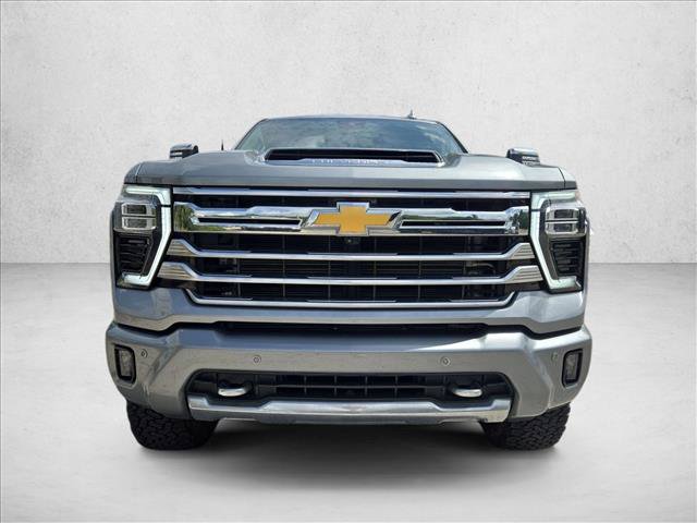 Used 2024 Chevrolet Silverado 2500 High Country w/ High Country Premium Package AWD/4WD image 2