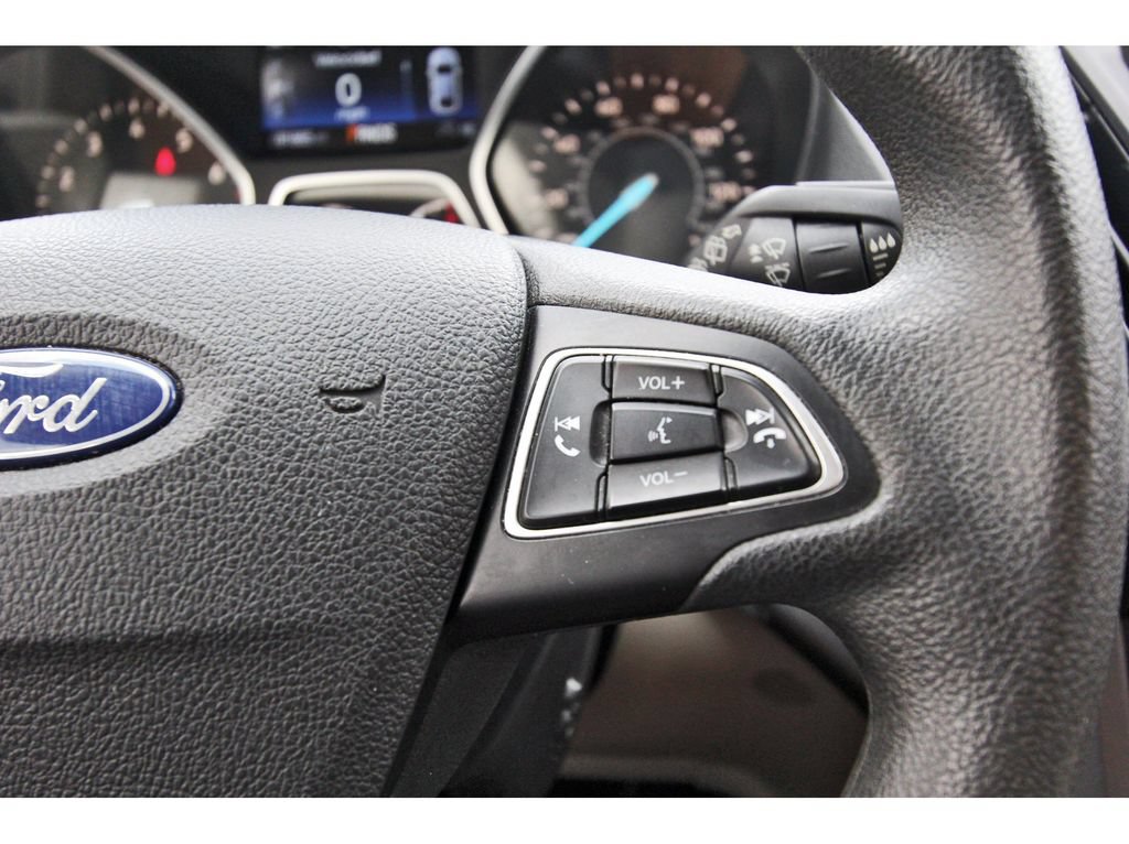 Used 2019 Ford Escape SE FWD image 16