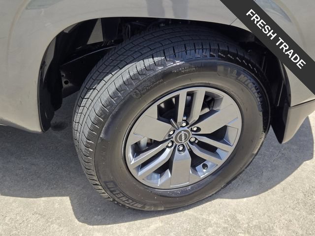 Used 2025 Nissan Frontier SV RWD image 7