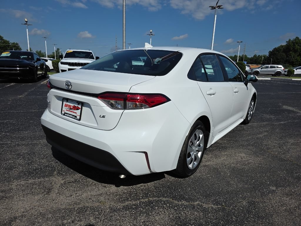 Used 2026 Toyota Corolla LE FWD image 6