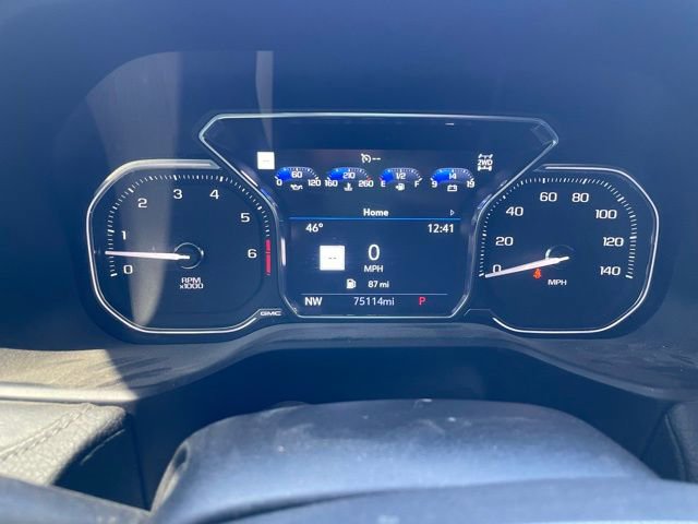 Used 2021 GMC Yukon Denali w/ Denali Premium Package image 10