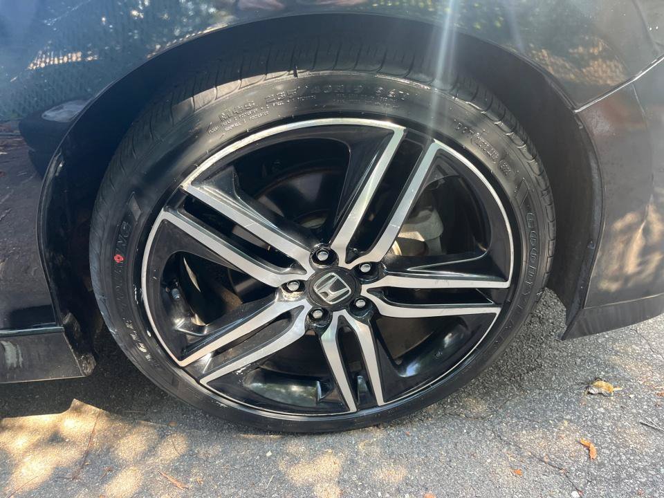 Used 2017 Honda Accord Sport image 29