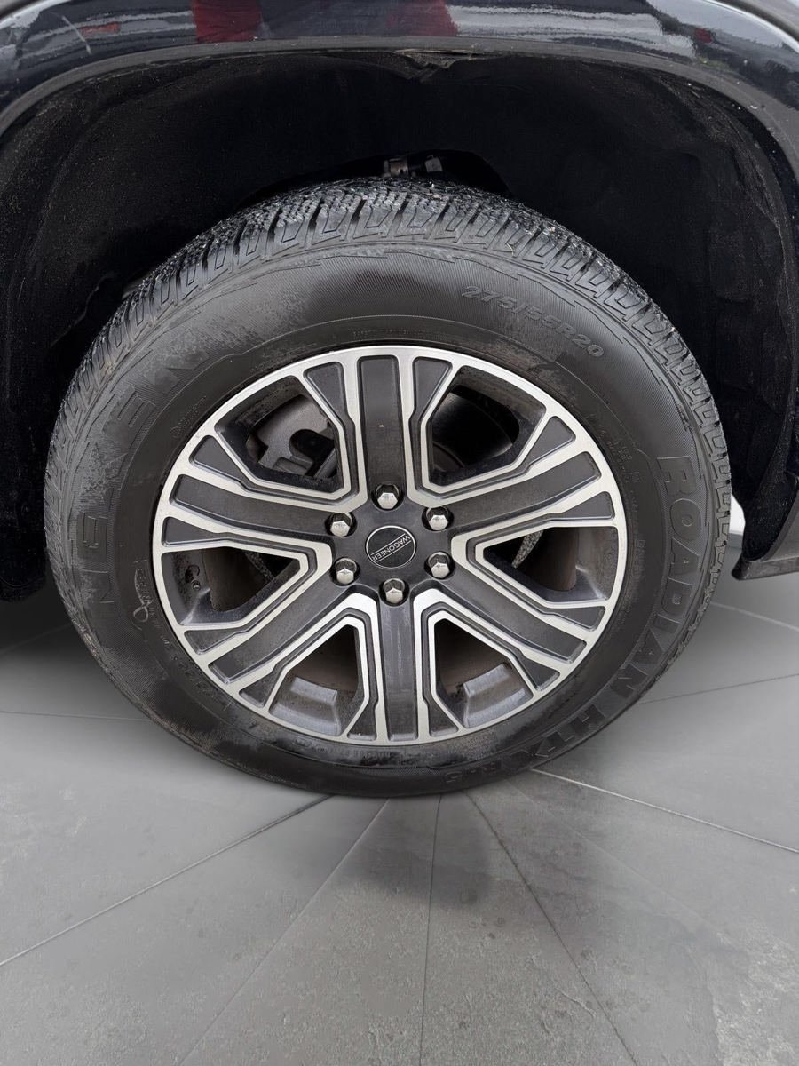 Used 2025 Jeep Wagoneer Series II AWD/4WD image 9