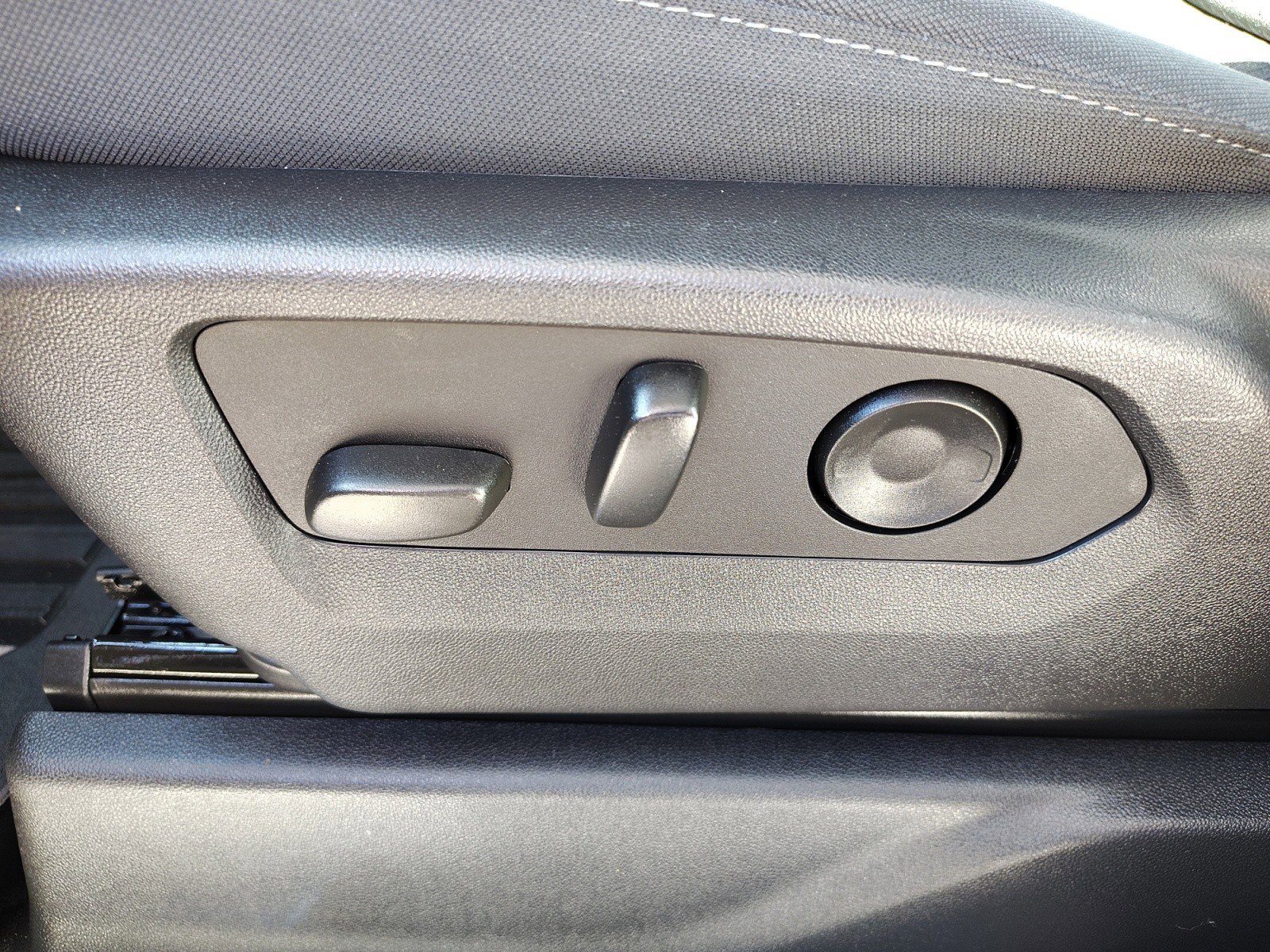 Used 2023 GMC Sierra 1500 Elevation image 11