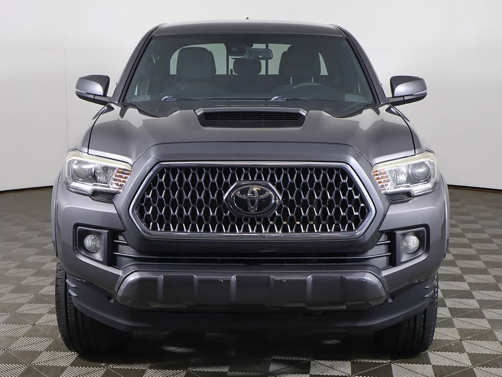 Used 2018 Toyota Tacoma TRD Sport AWD/4WD image 9