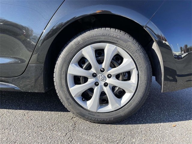 Used 2022 Toyota Corolla LE image 9