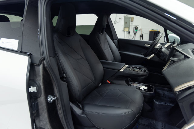 Used 2024 BMW iX xDrive50 w/ Premium Package AWD/4WD image 24