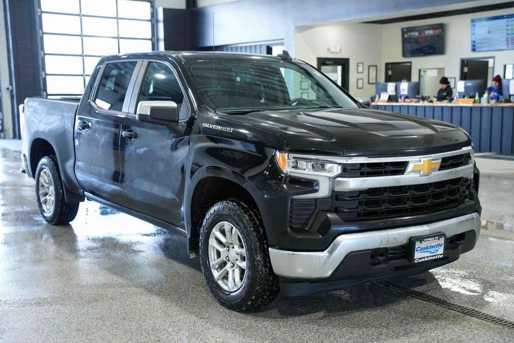 Used 2023 Chevrolet Silverado 1500 LT image 3