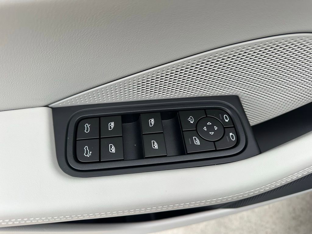 Used 2026 Porsche Macan Electric image 21